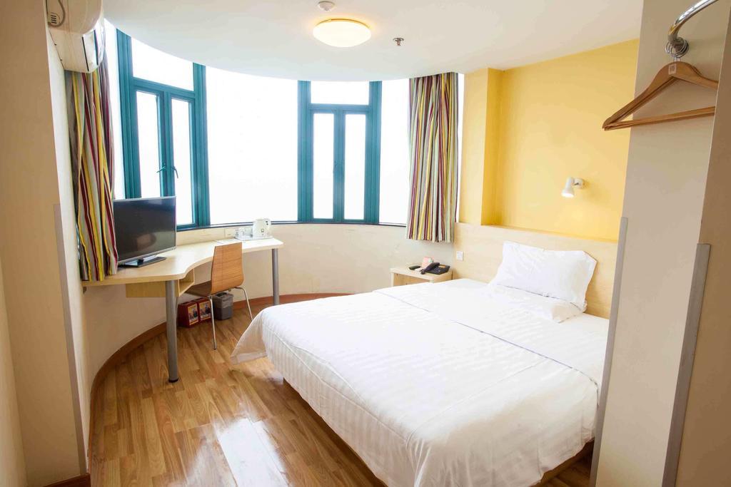 7Days Inn Sanqiao Hou Ba Kujjang Szoba fotó