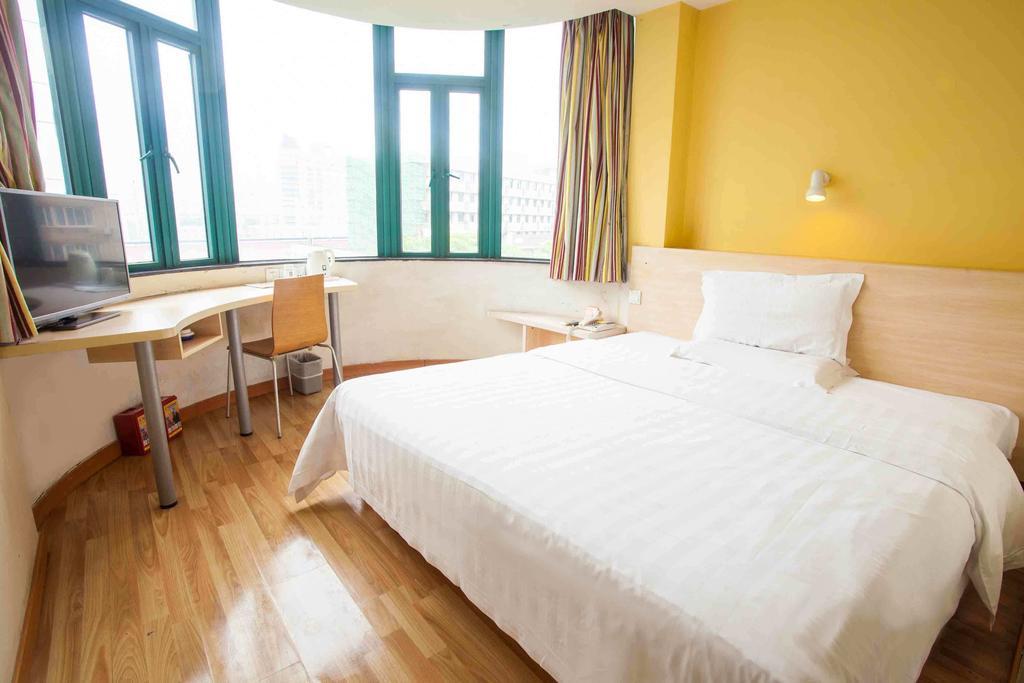 7Days Inn Sanqiao Hou Ba Kujjang Szoba fotó